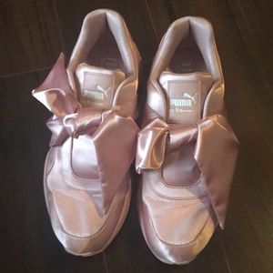 FENTY BOW Sneakers in Pink Satin!